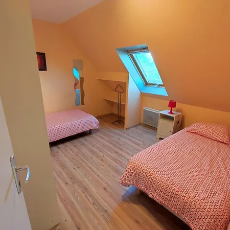 Meuble 10 Personnes בית נופש Donges