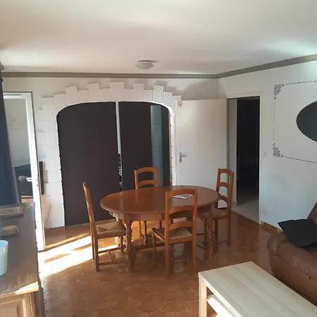 בית נופש Meuble 10 Personnes *